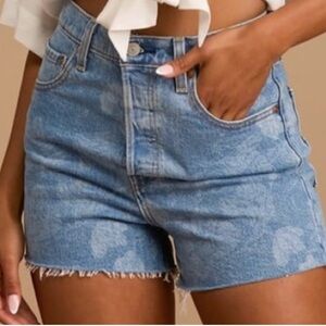 Levi’s ribcage jean shorts